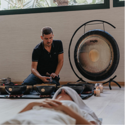 Alex the art of massage and sound therapy - Servicios - logan stone hCTLx QrE w unsplash png
